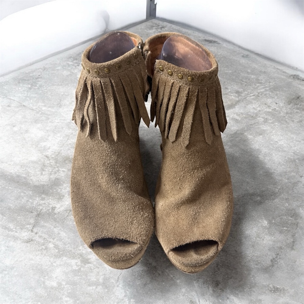 Chocolat Blu Suede Fringe Wedge Booties Peep Toe Ankle Western Boho 6.5 zip